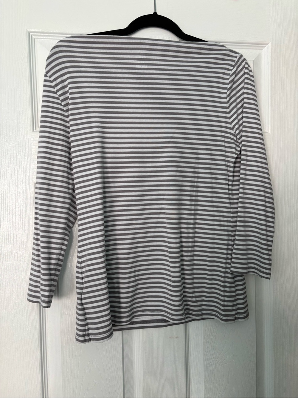 Old Navy Gray and White Striped 3/4 Sleeve Boatneck Classic Tee